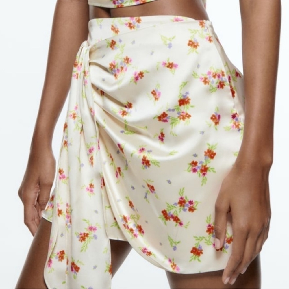 NWT Zara Floral Tied Mini Skirt